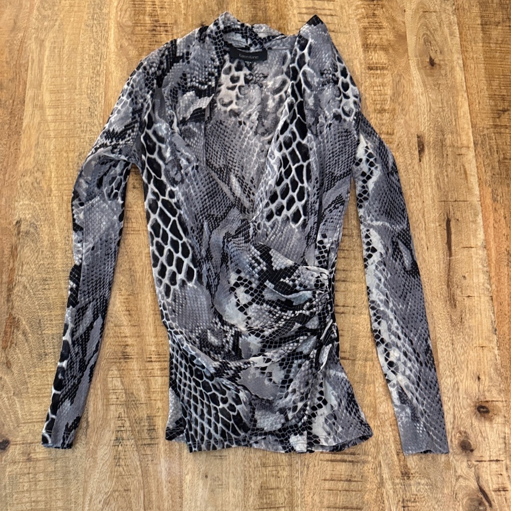 Karen Kane gray black mesh reptile Snakeskin Print Long Sleeve Top NWOT